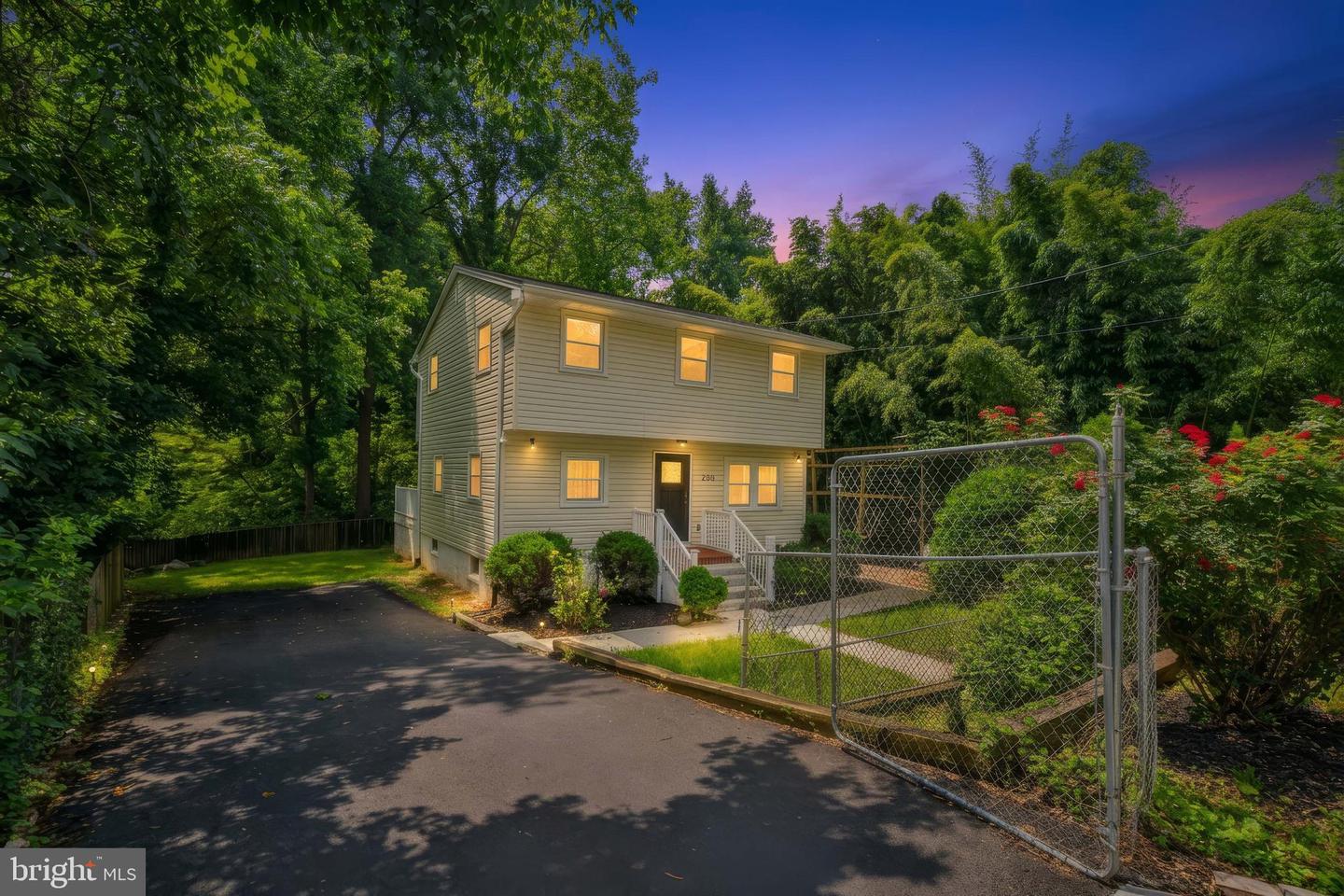 4320 Ivy Glen Rd Property Photo 2