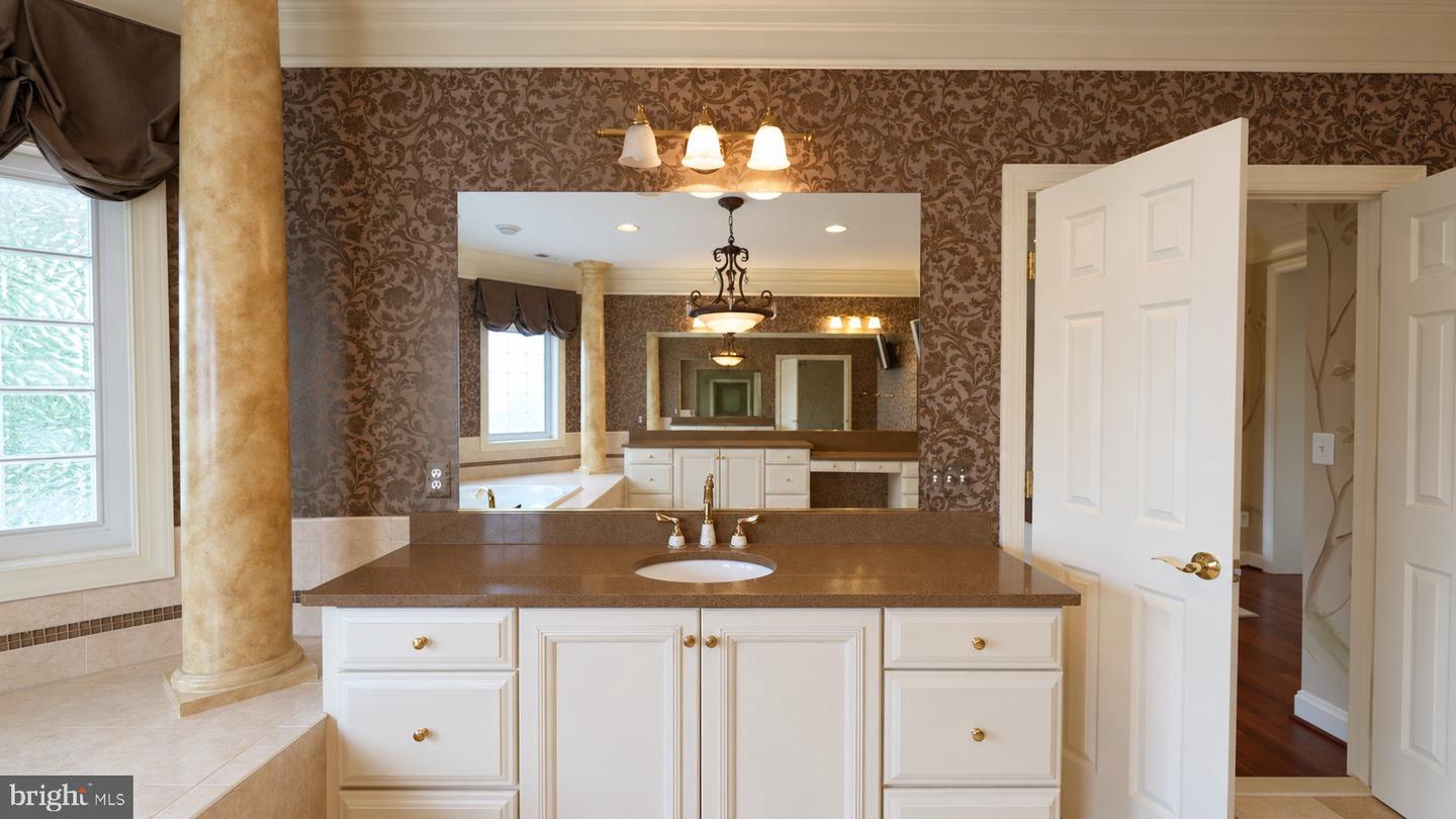 12600 Hill Creek Ln Property Photo 42