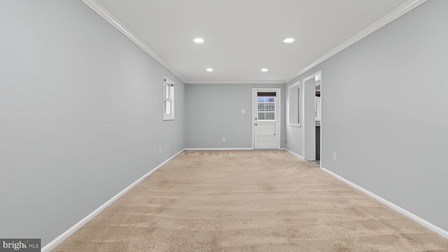 11419 Lund Pl Property Photo 5