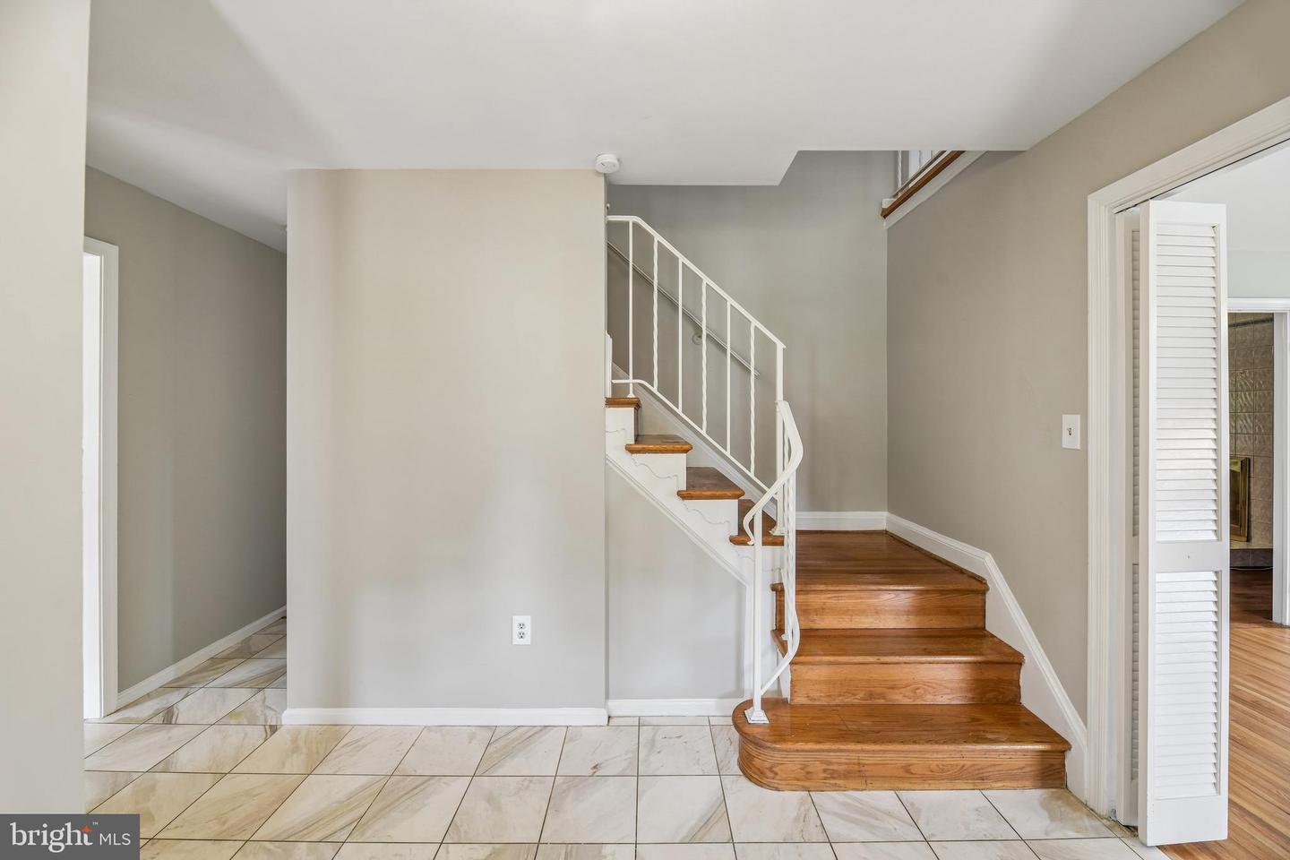 8839 Tuckerman Ln Property Photo 9