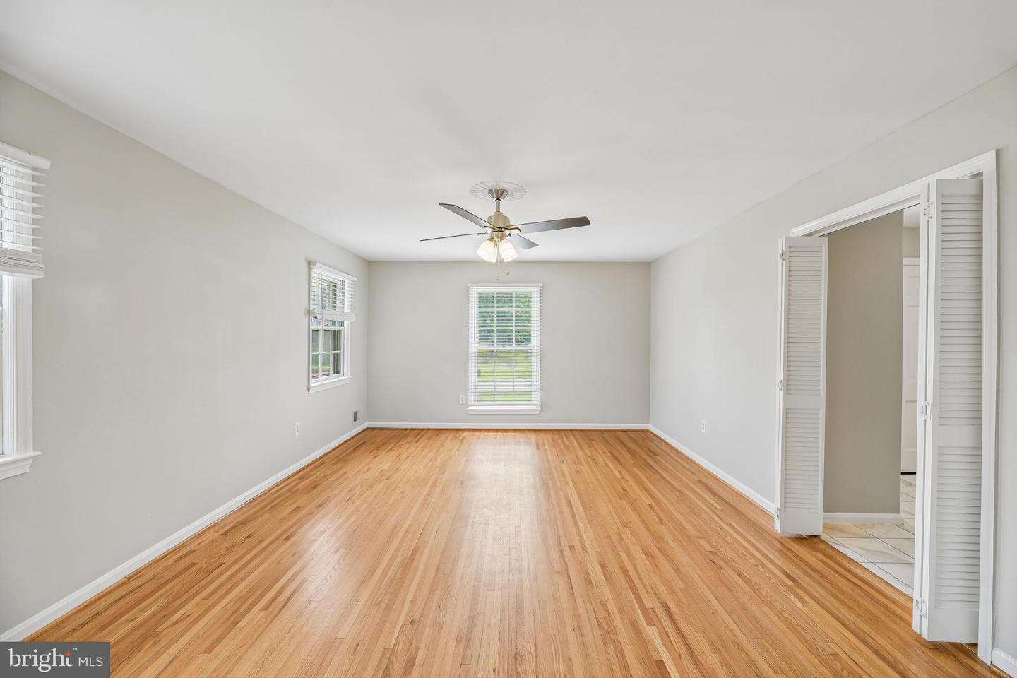 8839 Tuckerman Ln Property Photo 13