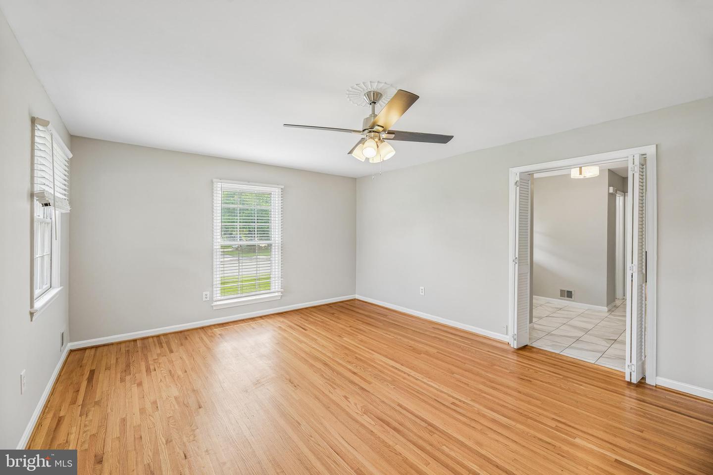 8839 Tuckerman Ln Property Photo 15