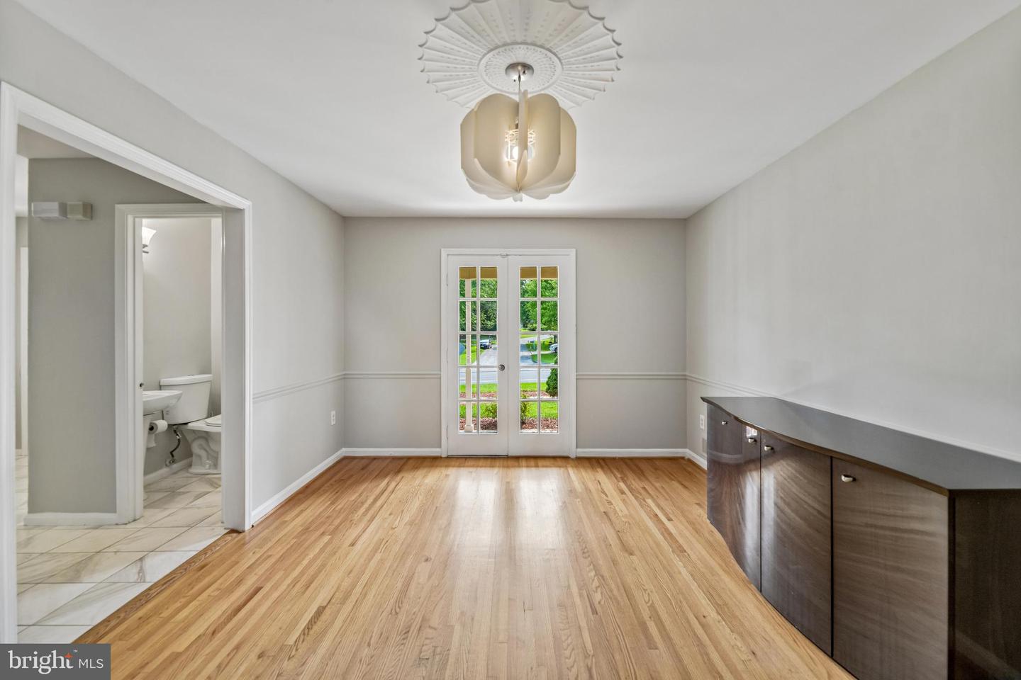 8839 Tuckerman Ln Property Photo 17