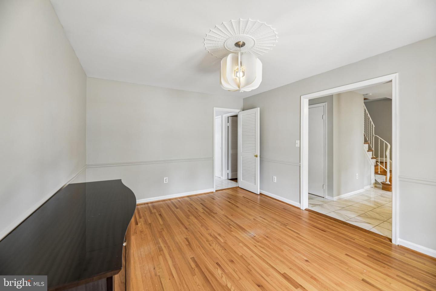 8839 Tuckerman Ln Property Photo 18