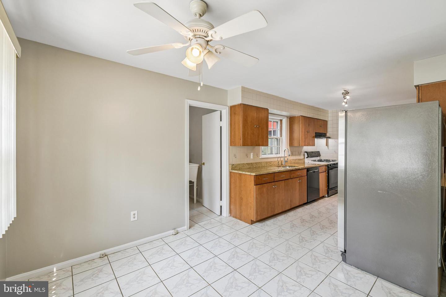 8839 Tuckerman Ln Property Photo 34