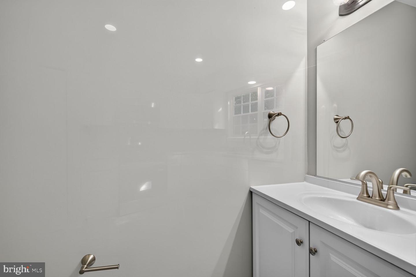 19239 Esmond Ter Property Photo 9