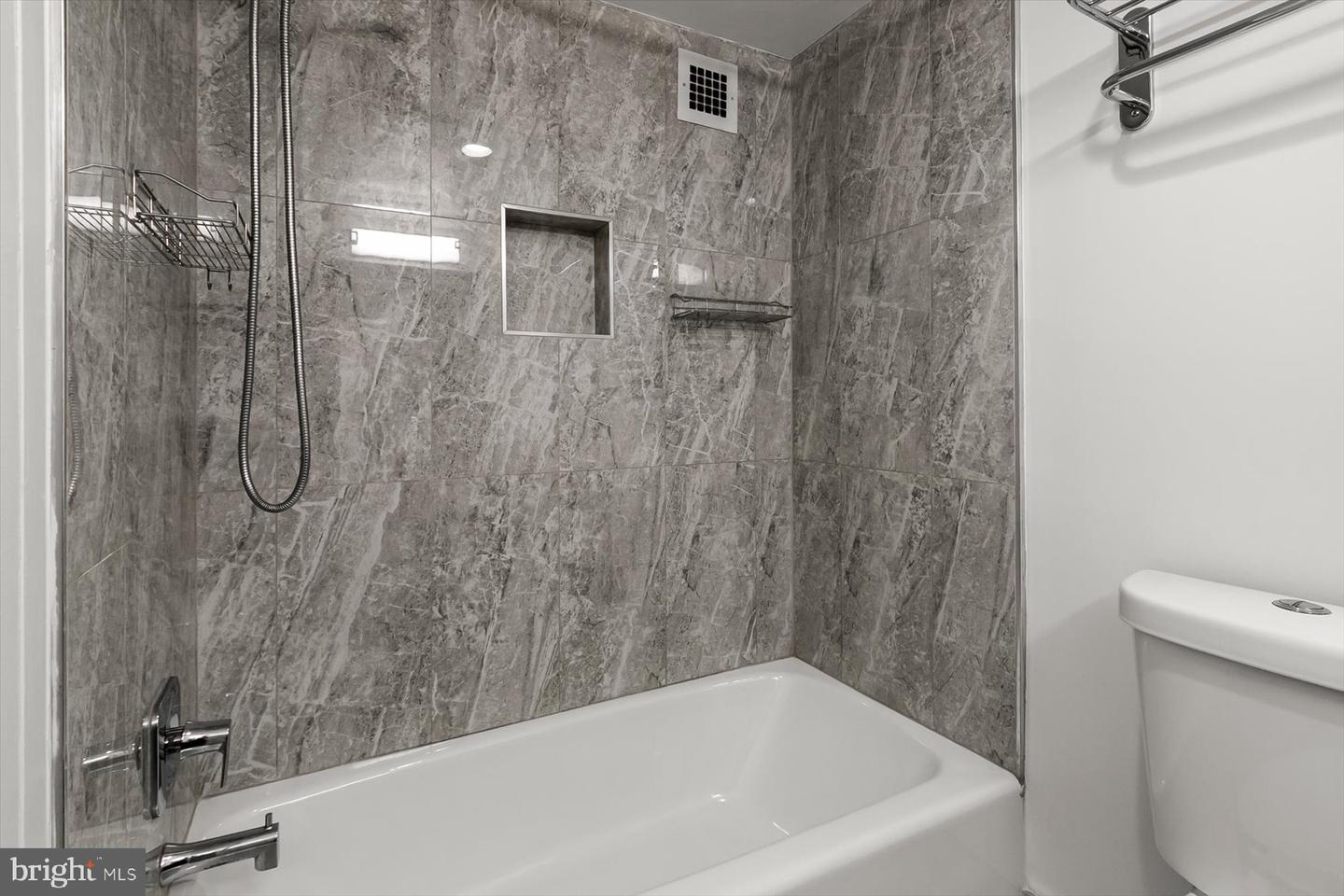 5500 Friendship Blvd #1823n Property Photo 26