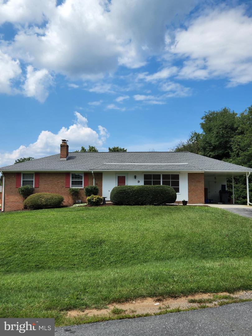 9 Stoneyhurst Ct Property Photo 2