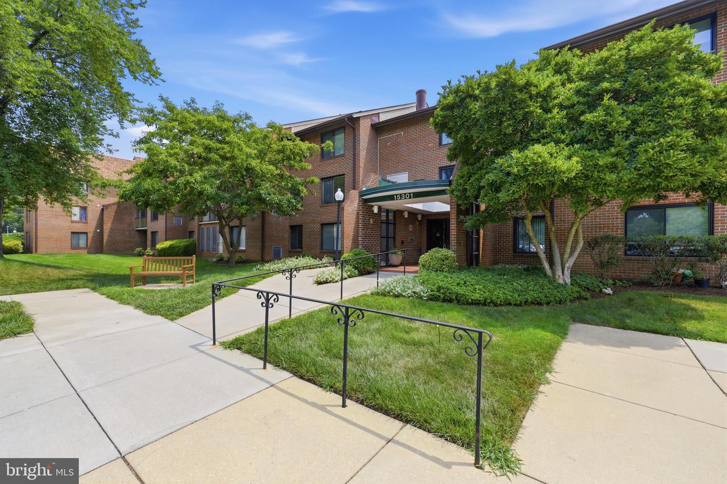 15301 BEAVERBROOK CT #92-3G Property Photo 1