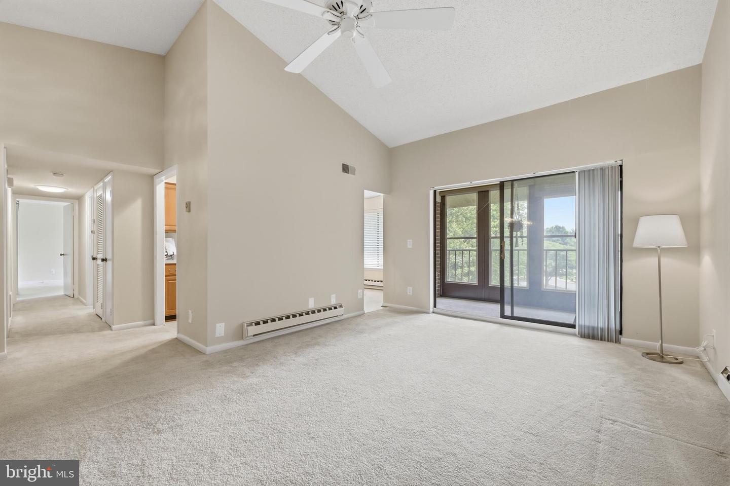 15301 Beaverbrook Ct #92-3g Property Photo 4