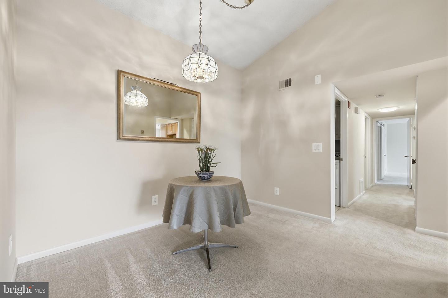 15301 Beaverbrook Ct #92-3g Property Photo 5