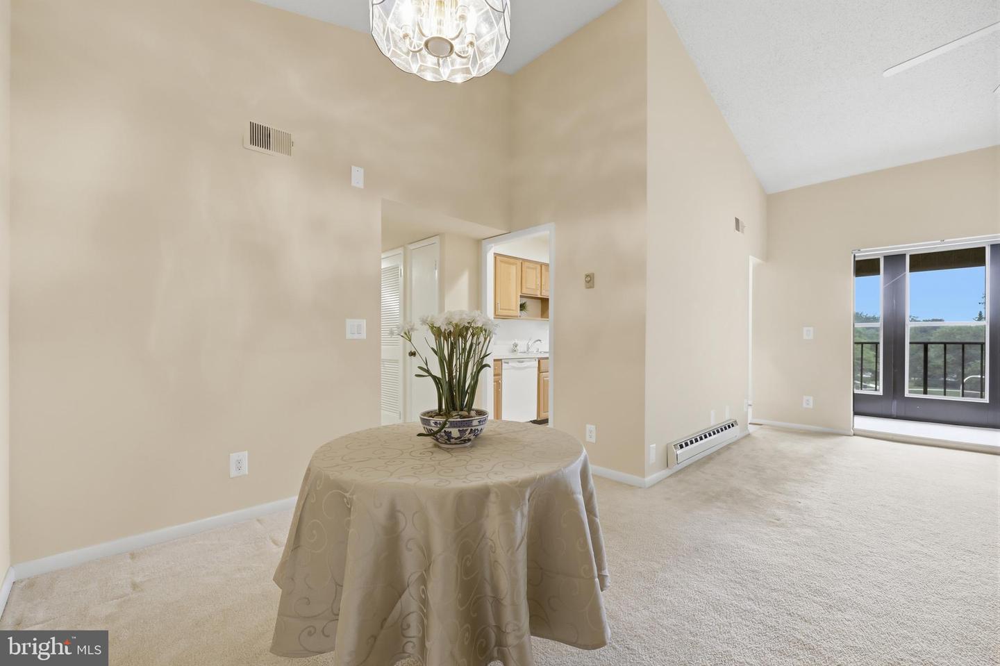 15301 Beaverbrook Ct #92-3g Property Photo 6