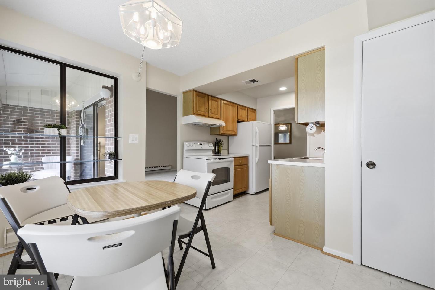 15301 Beaverbrook Ct #92-3g Property Photo 10
