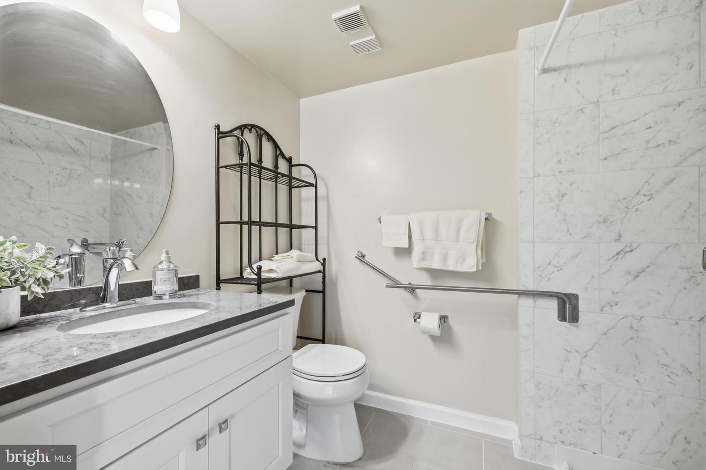 15301 Beaverbrook Ct #92-3g Property Photo 17