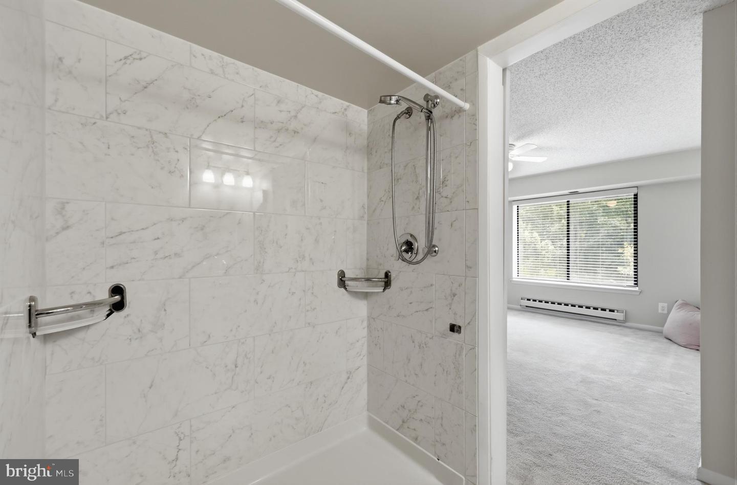 15301 Beaverbrook Ct #92-3g Property Photo 18
