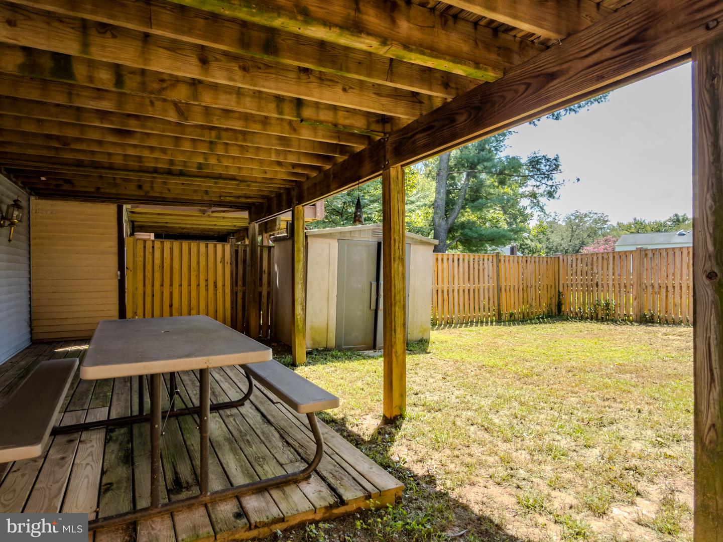 18008 Wagonwheel Ct Property Photo 5