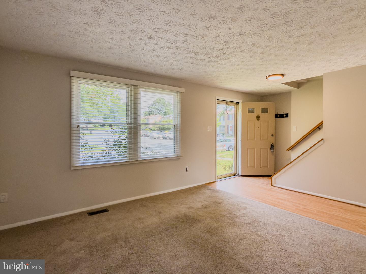 18008 Wagonwheel Ct Property Photo 6