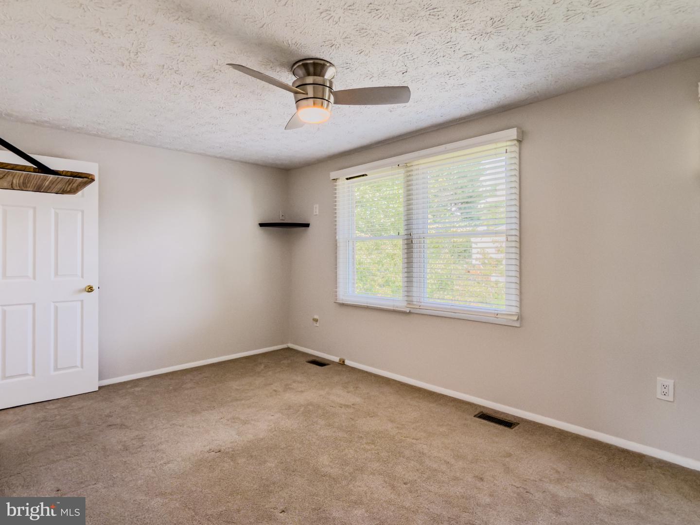 18008 Wagonwheel Ct Property Photo 15