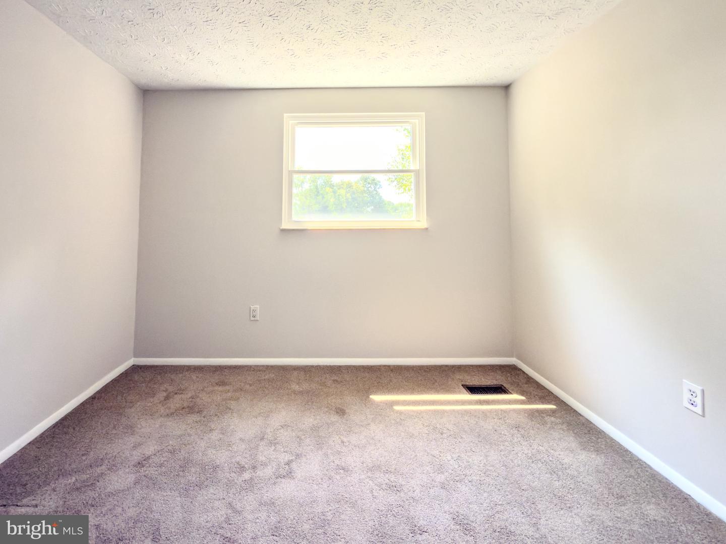18008 Wagonwheel Ct Property Photo 18