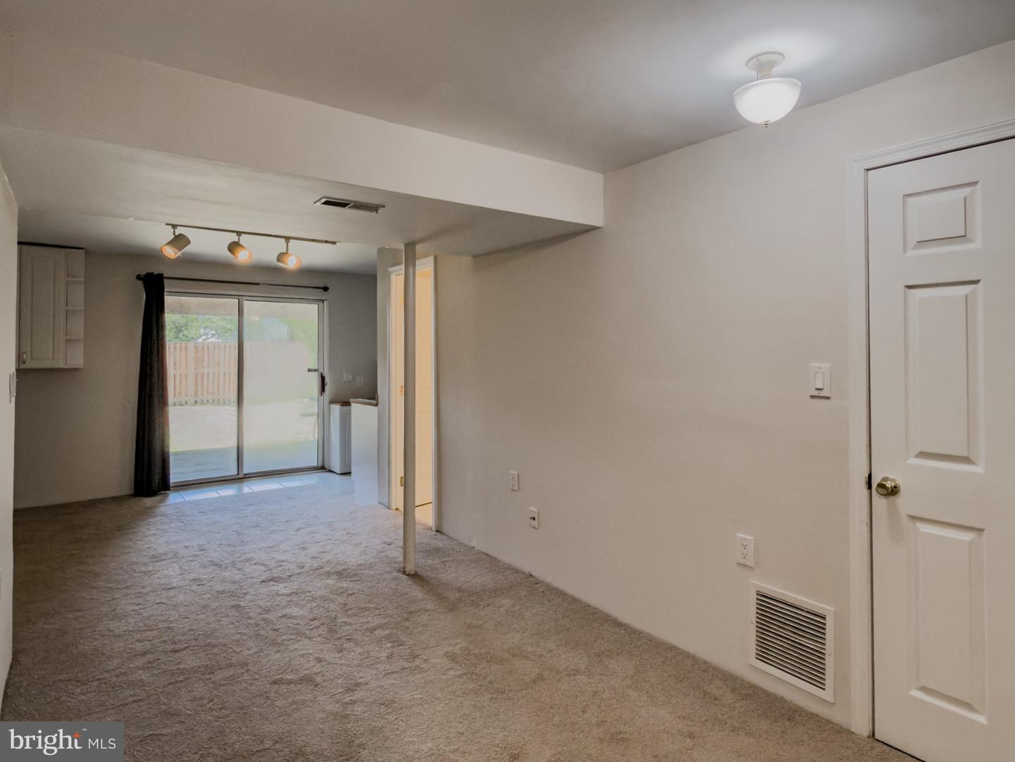 18008 Wagonwheel Ct Property Photo 21