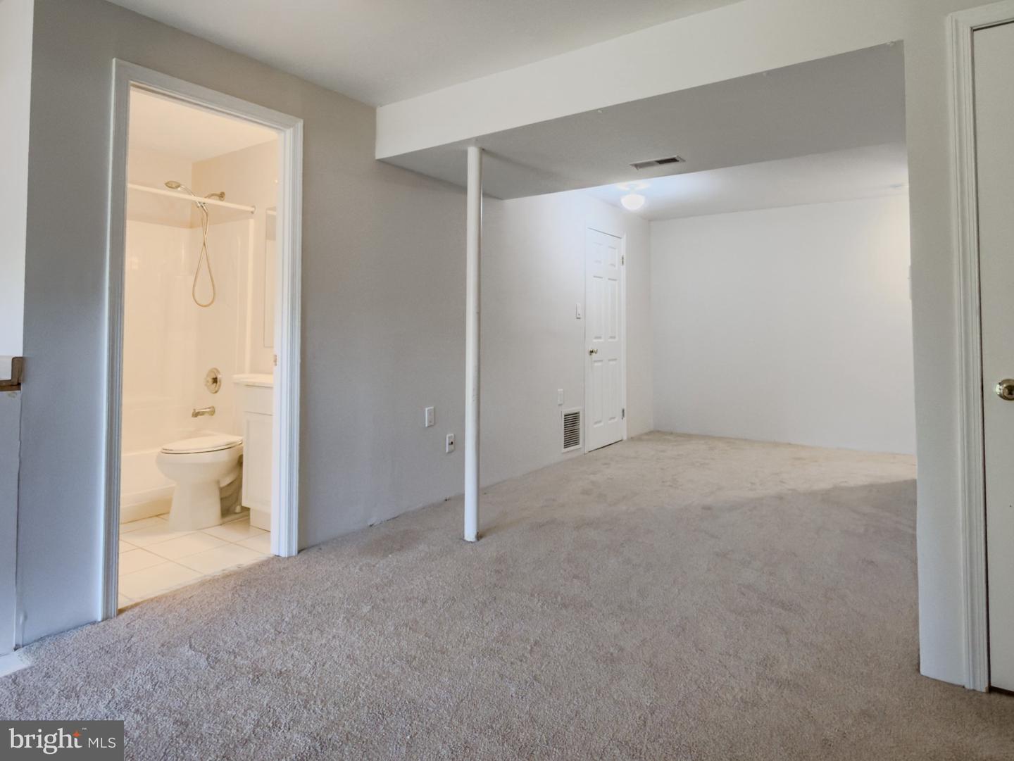 18008 Wagonwheel Ct Property Photo 23