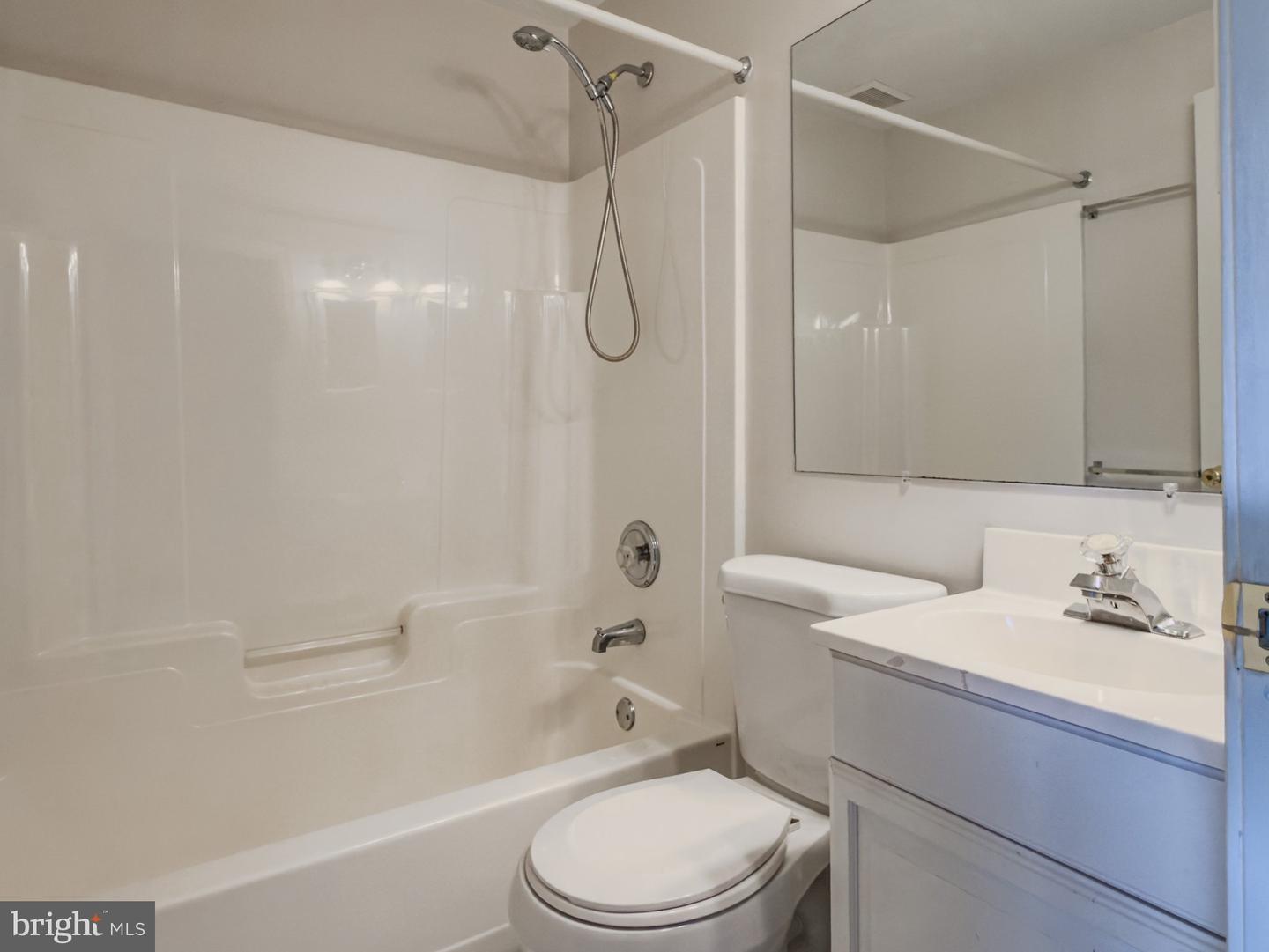 18008 Wagonwheel Ct Property Photo 24