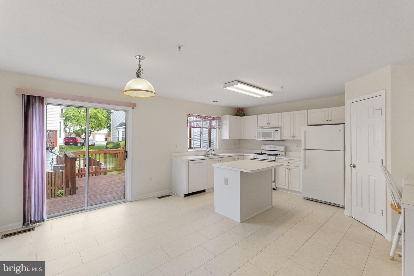 2209 Bear Valley Ter Property Photo 5