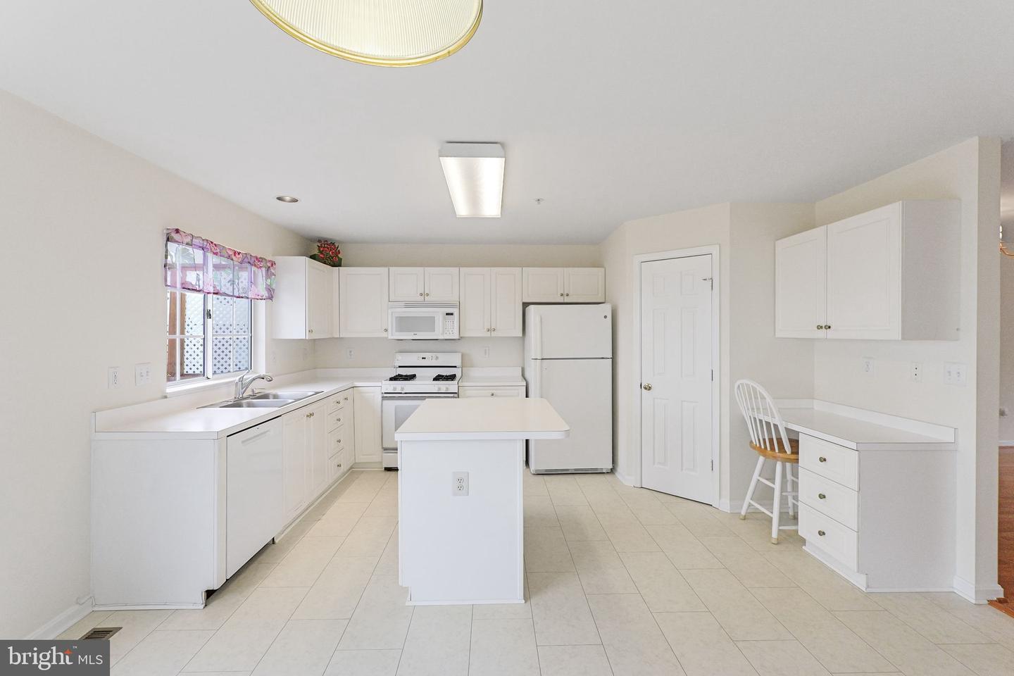 2209 Bear Valley Ter Property Photo 6
