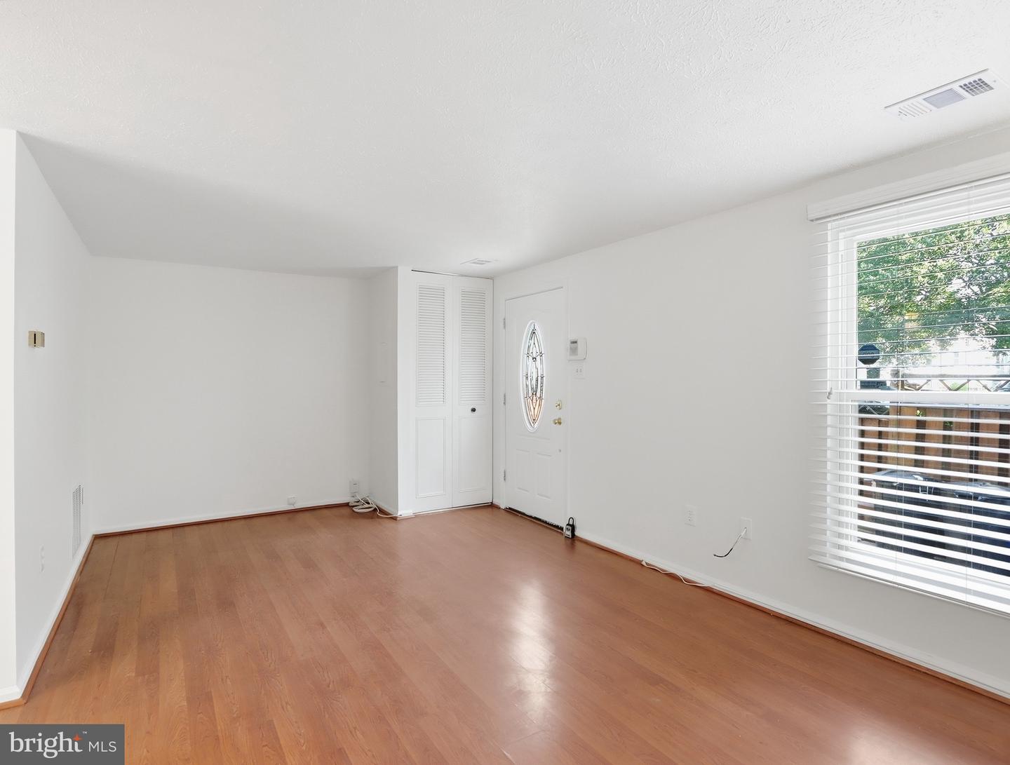 40 Whitechurch Ct Property Photo 4