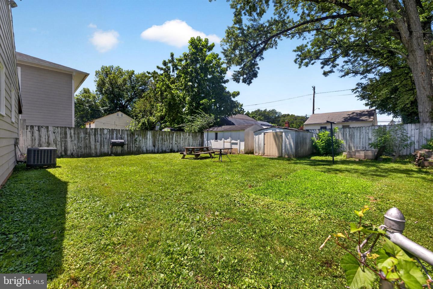 608 Burgundy Dr Property Photo 22