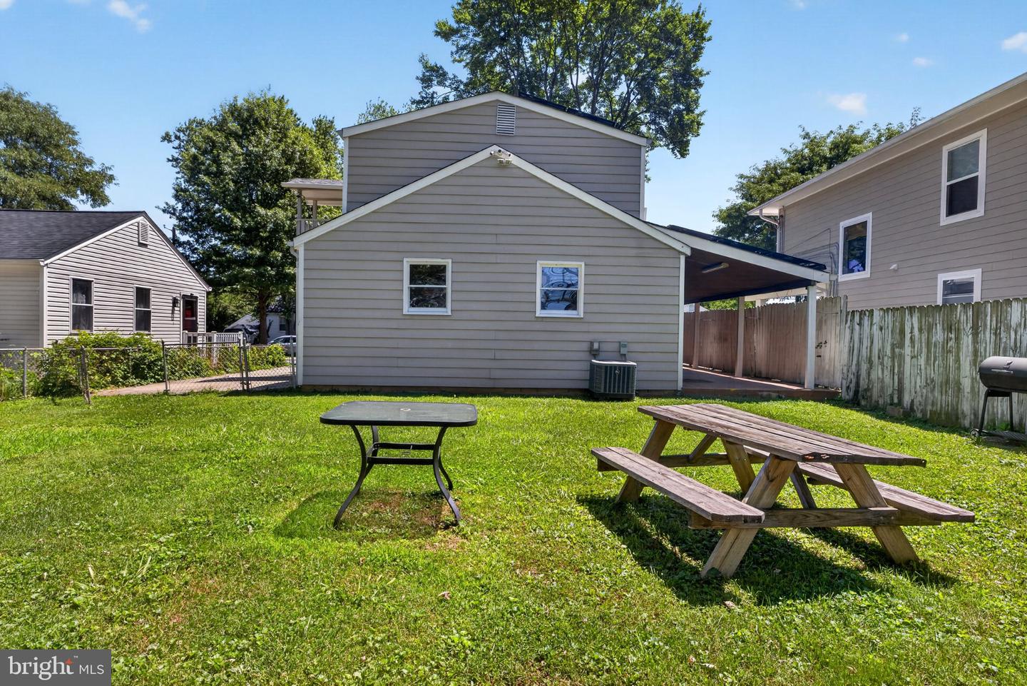 608 Burgundy Dr Property Photo 24