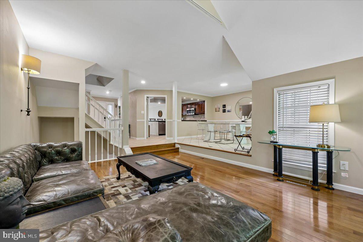 20316 Butterwick Way Property Photo 5