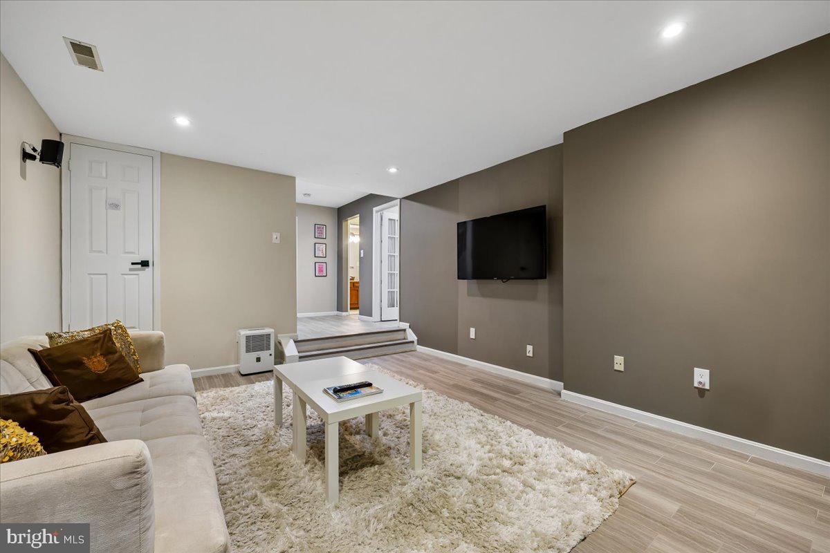 20316 Butterwick Way Property Photo 21