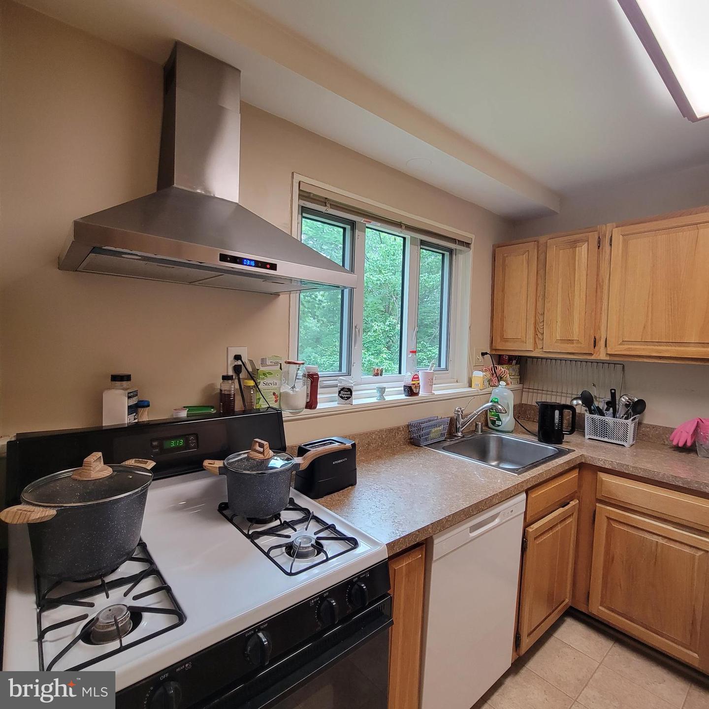10407 Montrose Ave #201 Property Photo 2