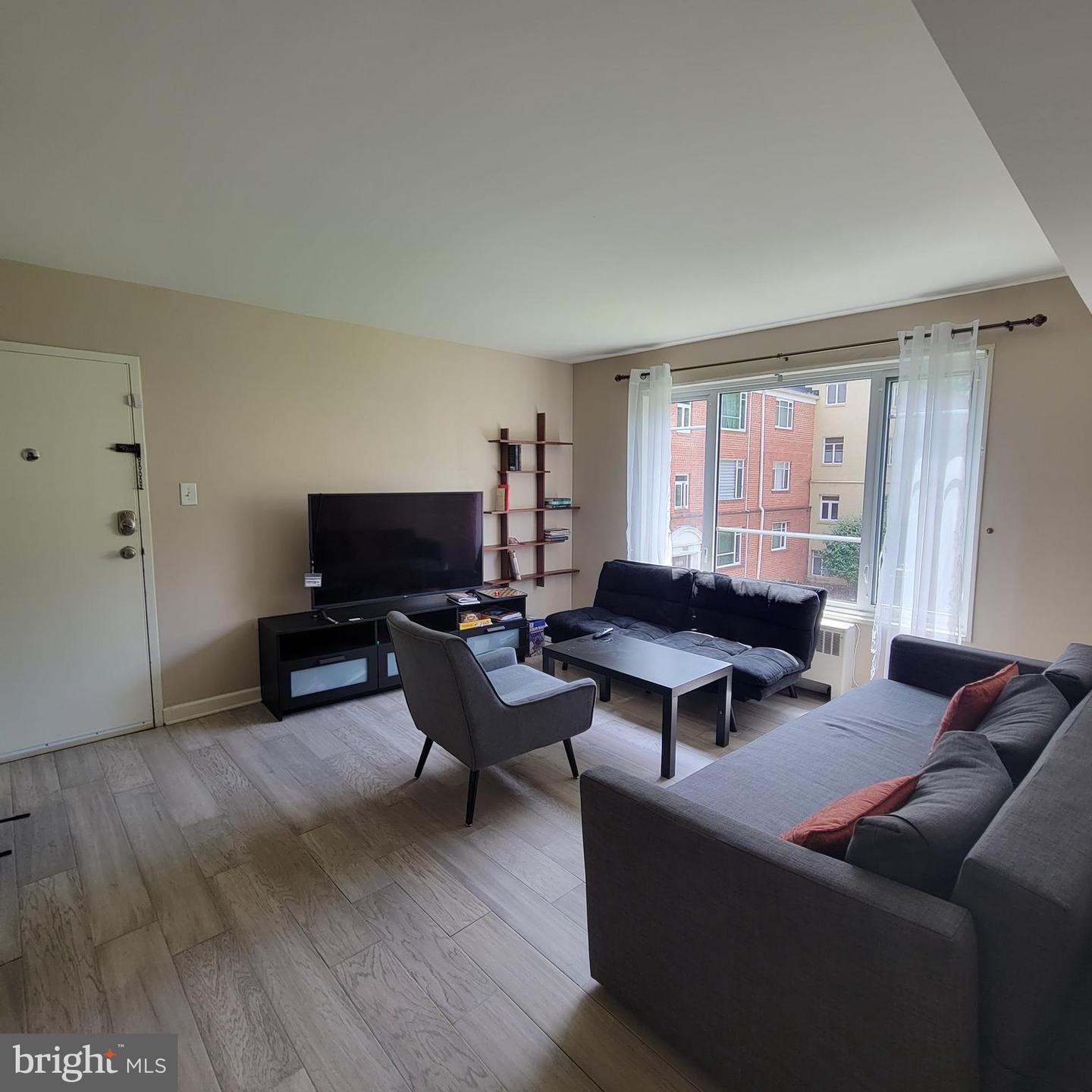 10407 Montrose Ave #201 Property Photo 3
