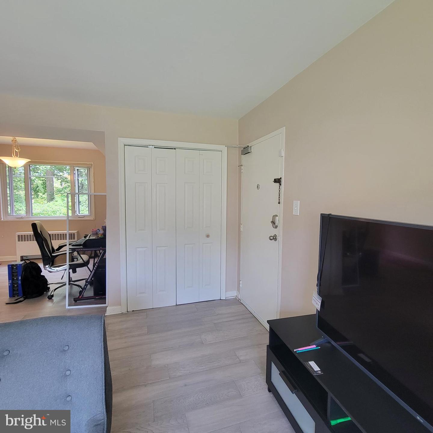 10407 Montrose Ave #201 Property Photo 7