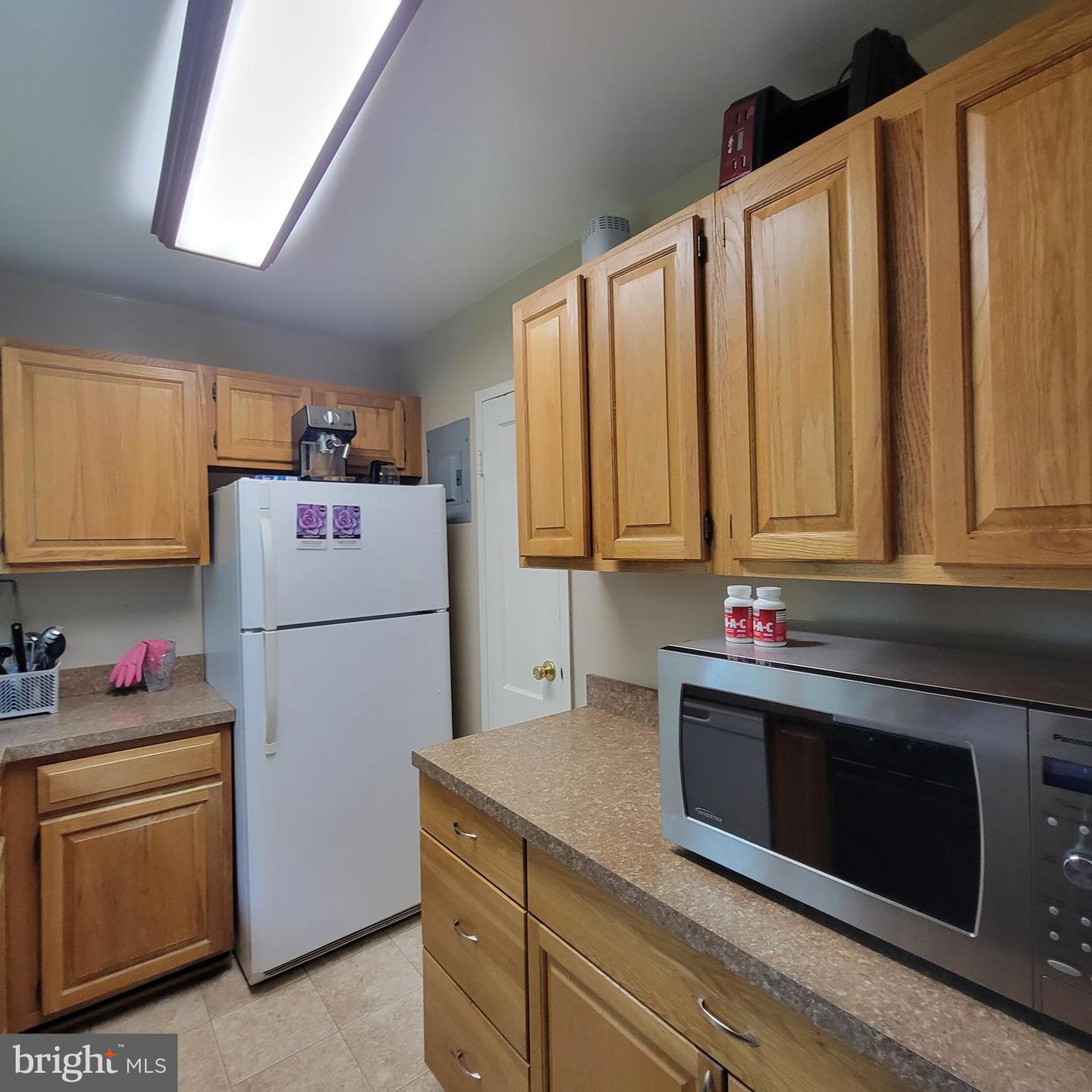 10407 Montrose Ave #201 Property Photo 10