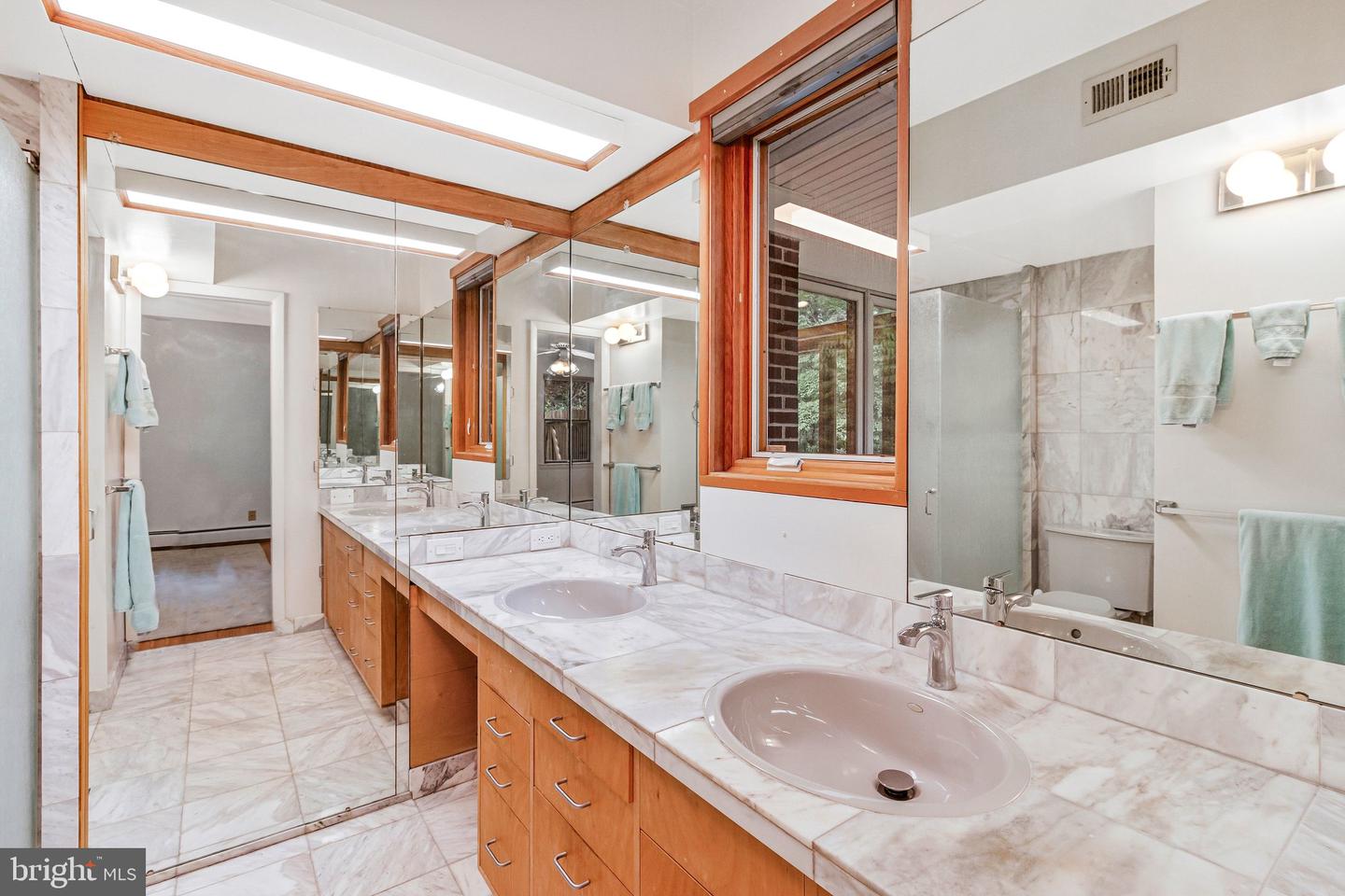 2213 Apple Tree Ln Property Photo 16