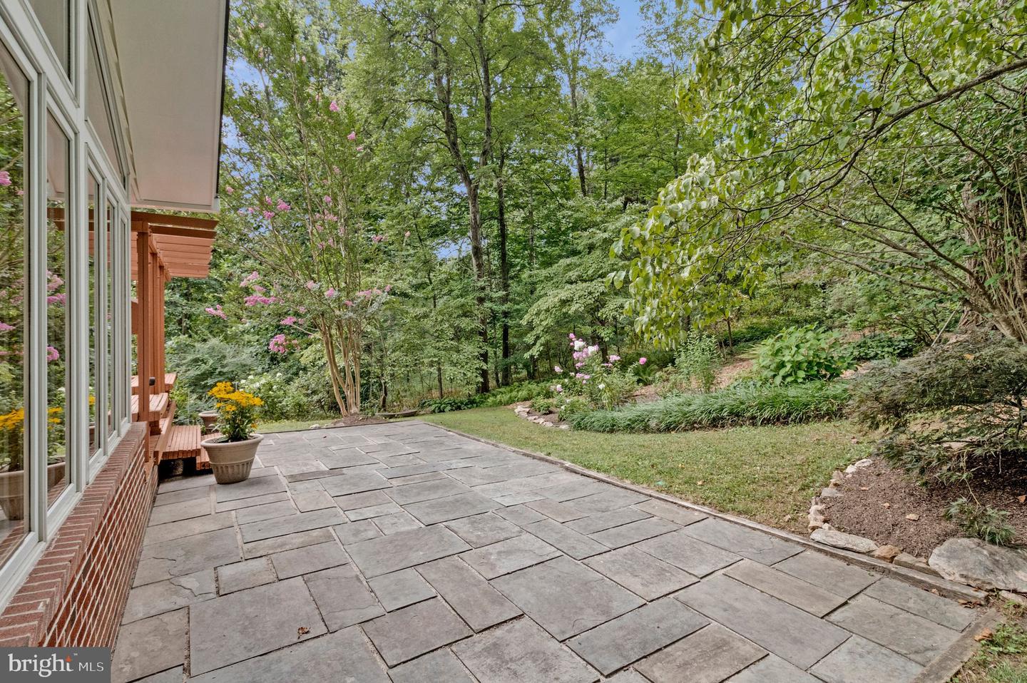2213 Apple Tree Ln Property Photo 29