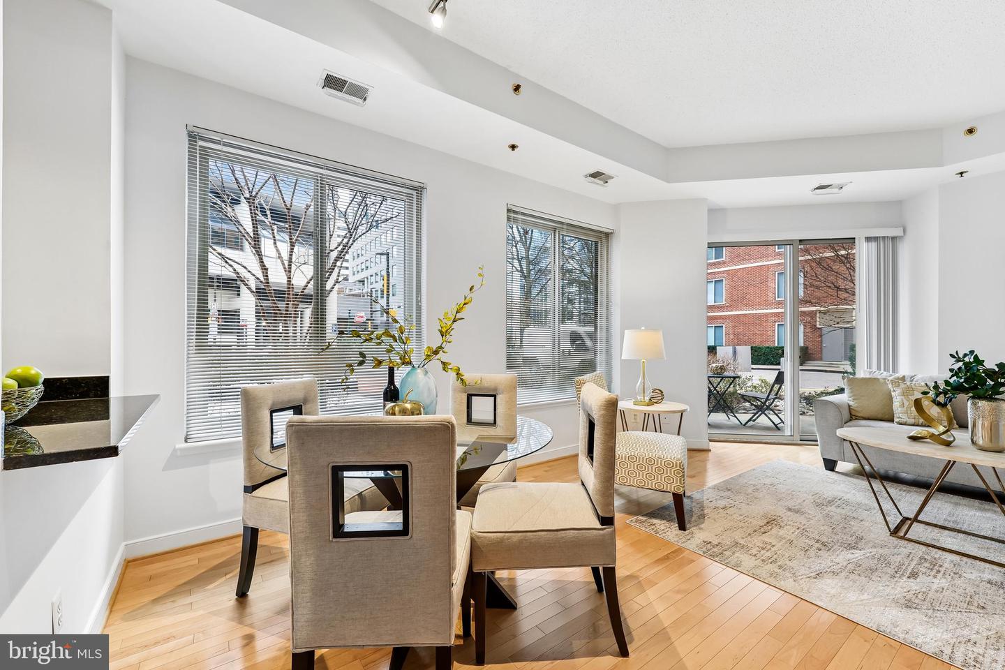 7500 Woodmont Ave #sl15 Property Photo 12