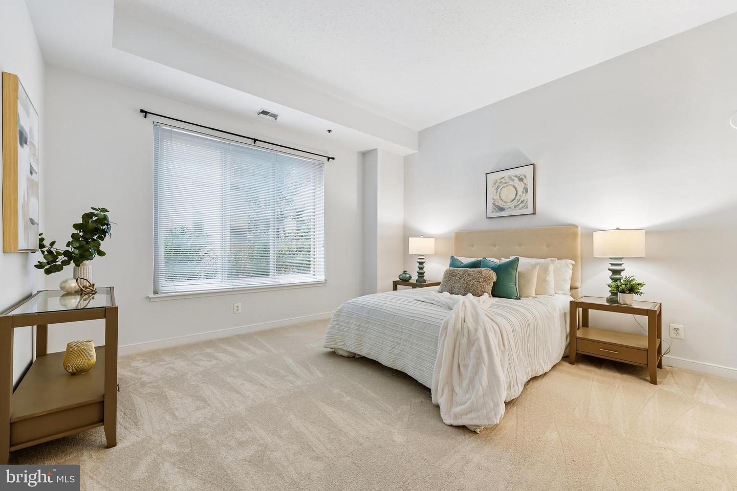 7500 Woodmont Ave #sl15 Property Photo 20