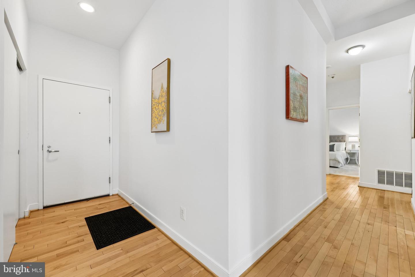 7500 Woodmont Ave #sl15 Property Photo 26