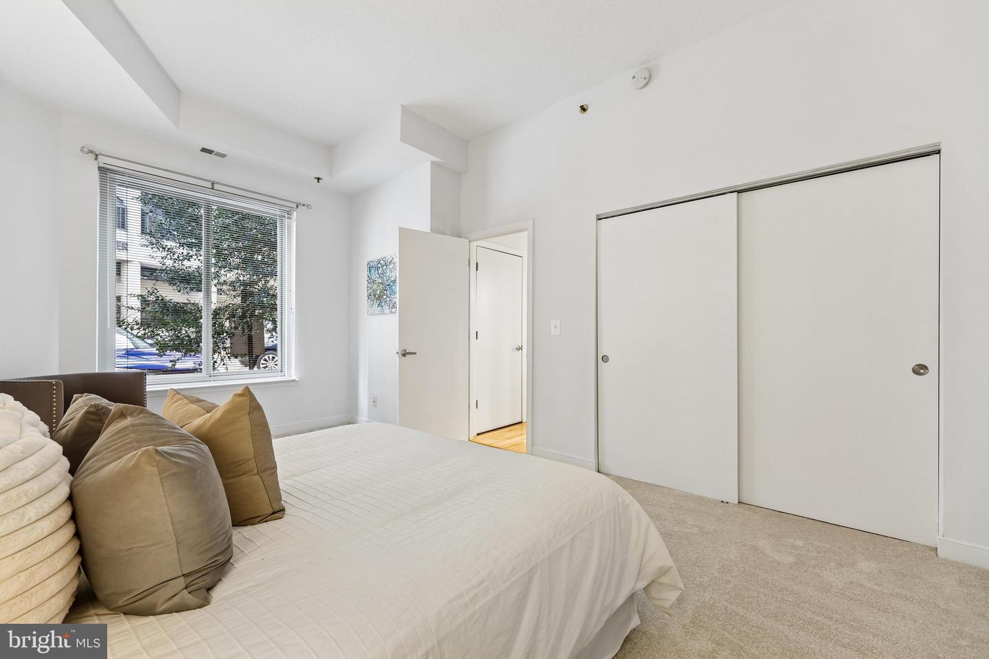 7500 Woodmont Ave #sl15 Property Photo 30