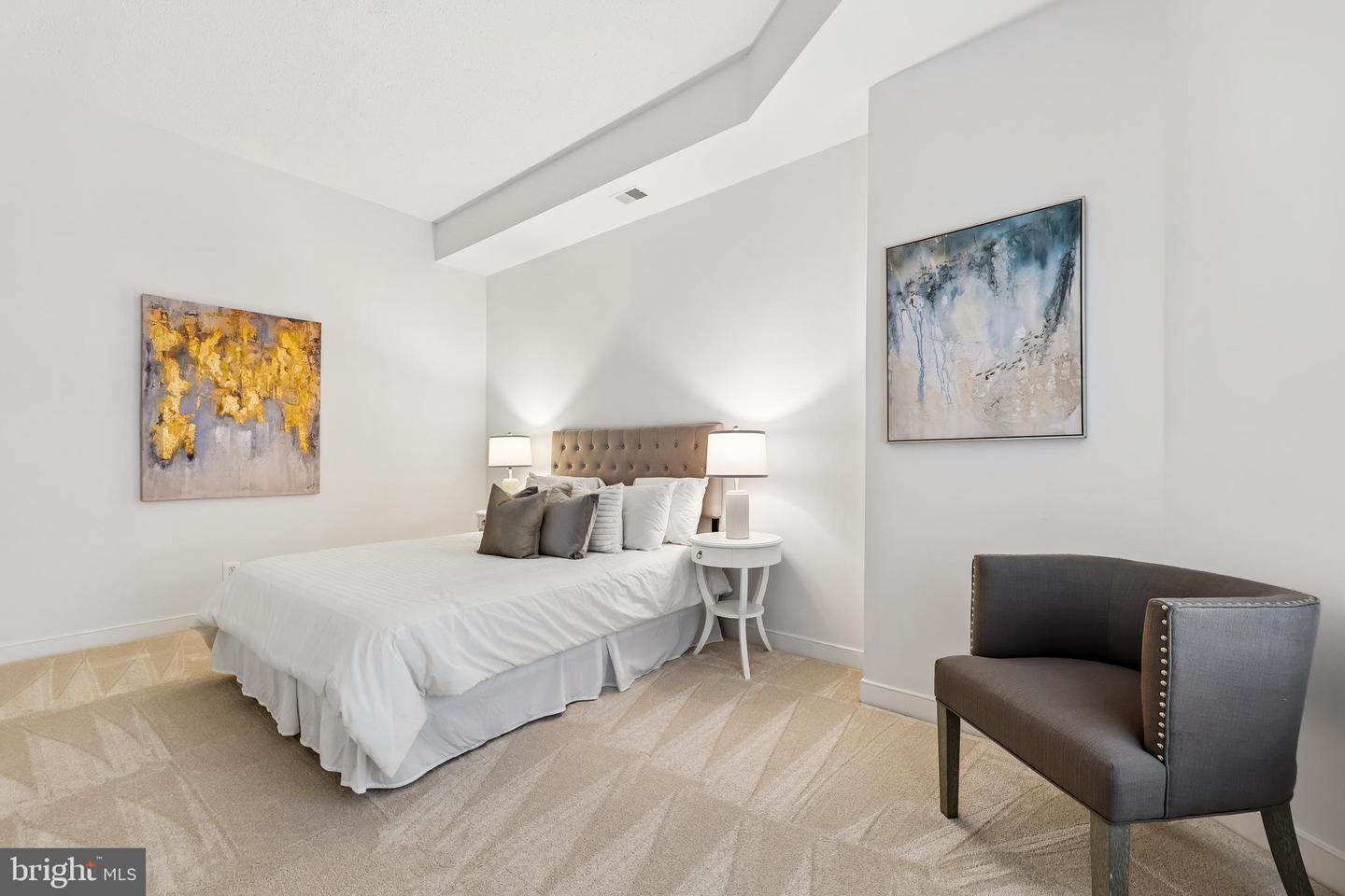 7500 Woodmont Ave #sl15 Property Photo 31