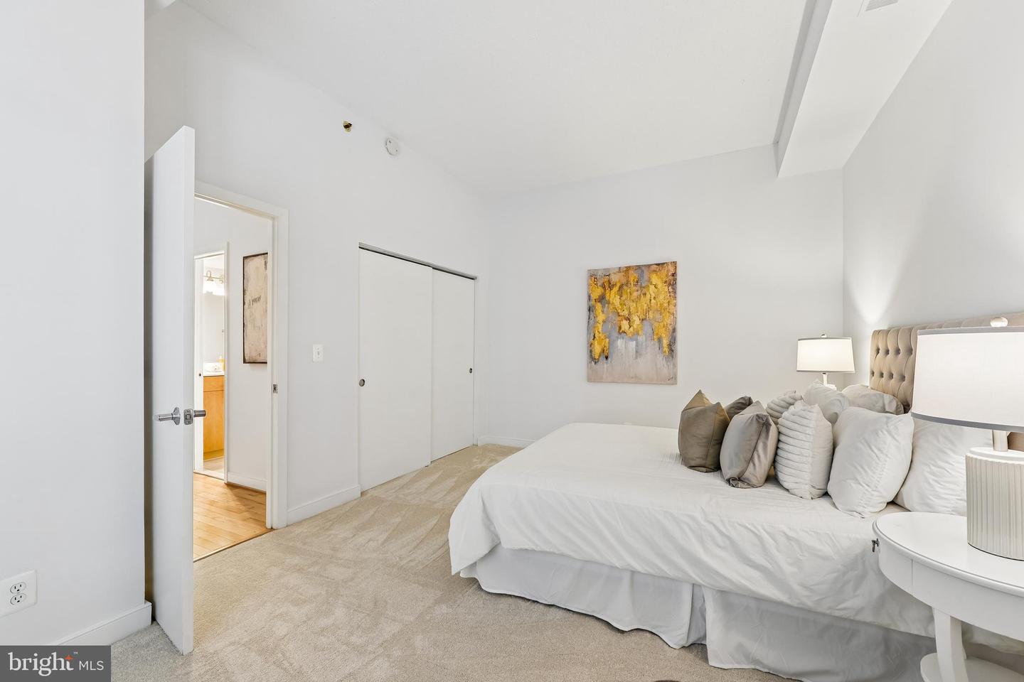 7500 Woodmont Ave #sl15 Property Photo 32