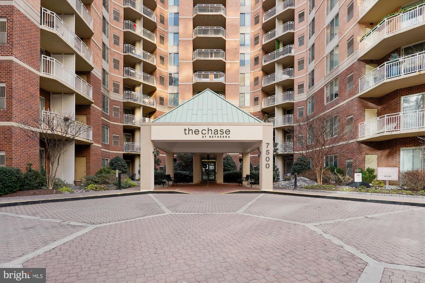 7500 Woodmont Ave #sl15 Property Photo 43
