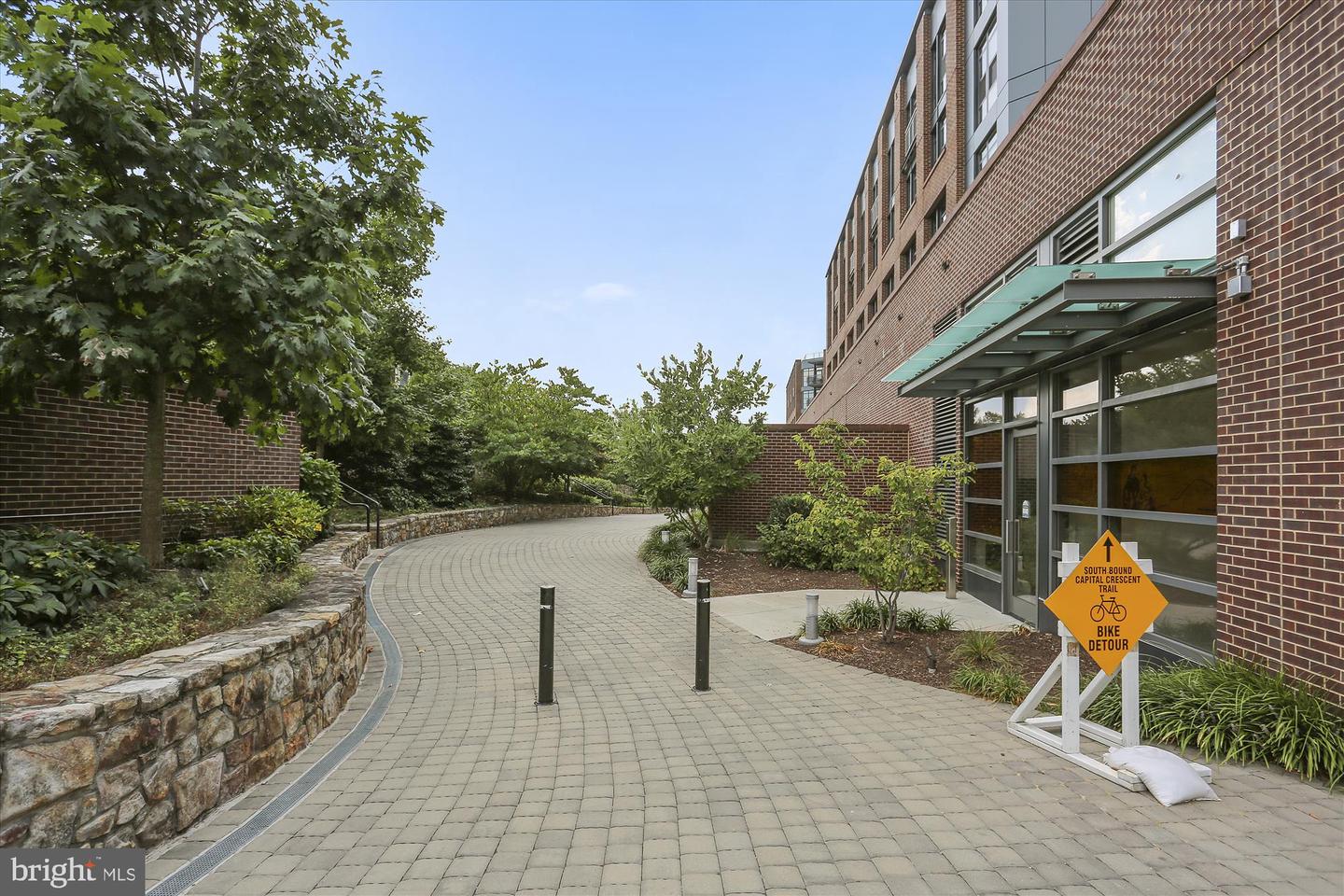 7500 Woodmont Ave #sl15 Property Photo 48