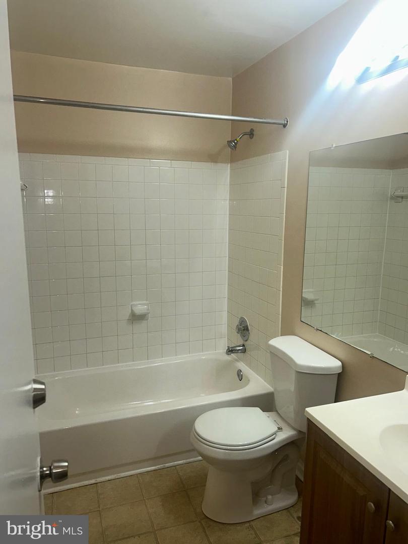 2503 Mcveary Ct #11ba Property Photo 7