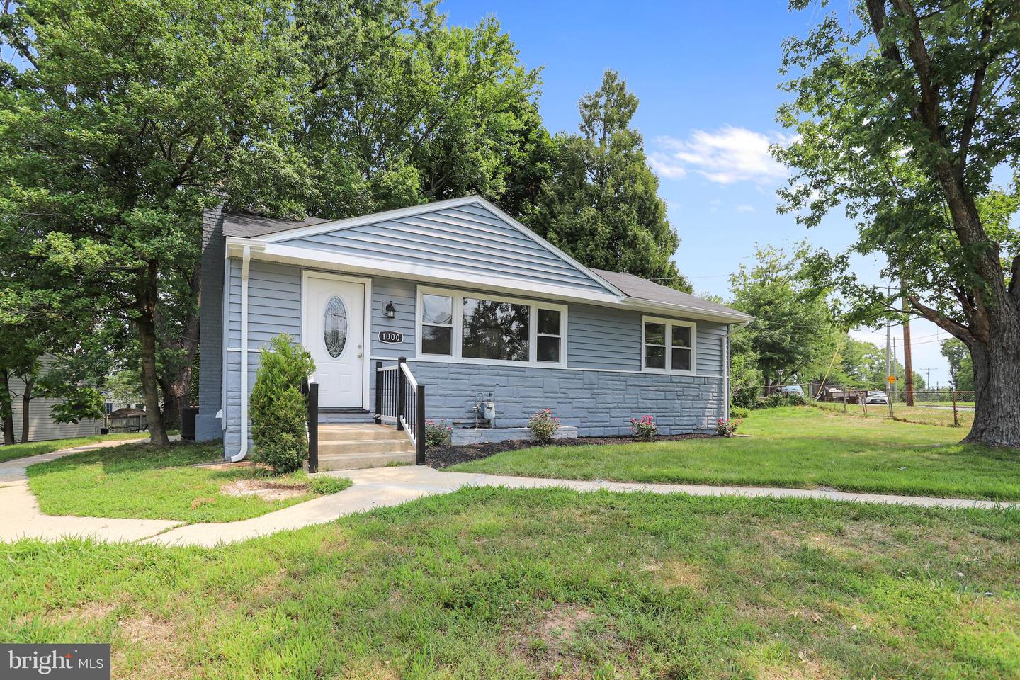1000 Maple Ave Property Photo 3