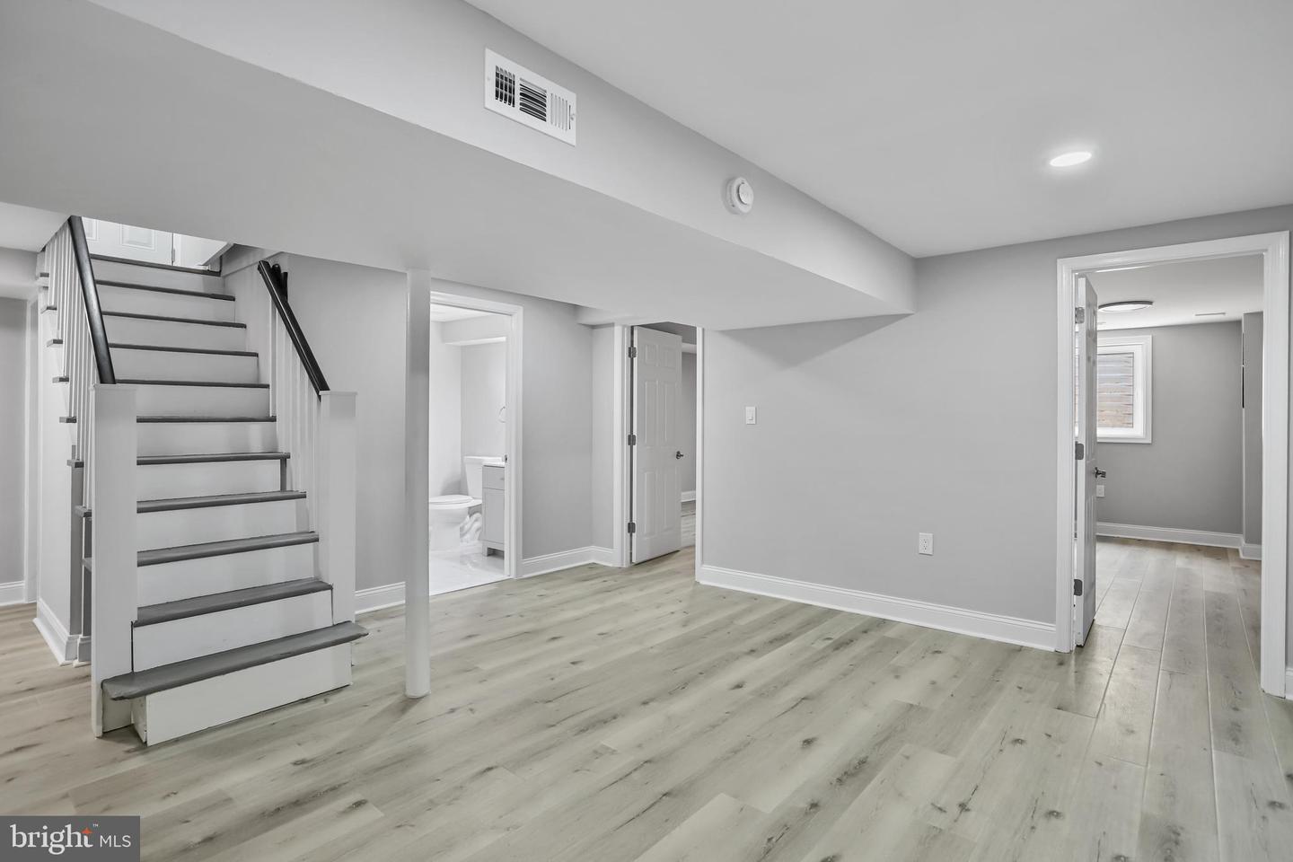 1000 Maple Ave Property Photo 32